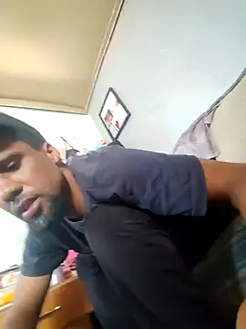 Snapshot of Tigermanboy chatting on 10-17-25, 01:25 Tigermanboy online show from 10-17-25, 01:25