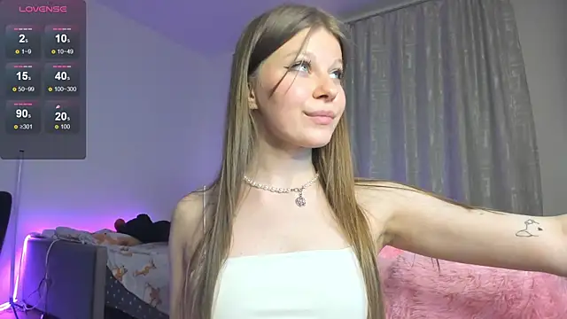Snapshot of _eva_queen chatting on 02-05-25, 06:48 eva queen online show from 02-05-25, 06:48
