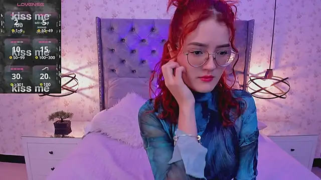 Snapshot of MiaWinx chatting on 12-18-24, 10:35 MiaWinx online show from 12-18-24, 10:35