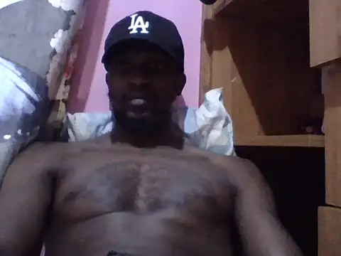 Snapshot of Tonedom chatting on 10-17-25, 10:12 Tonedom online show from 10-17-25, 10:12