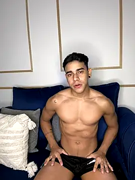 Mackenzzie 777  online show from 10-21-25, 04:35