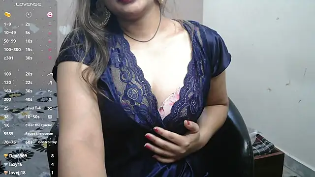 Snapshot of Jass-Karan chatting on 02-12-25, 12:37 Jass-Karan online show from 02-12-25, 12:37