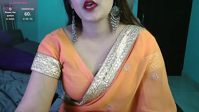 Snapshot of Jass-Karan chatting on 11-08-25, 06:40 Jass-Karan online show from 11-08-25, 06:40