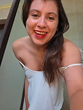 Snapshot of GatitaXD27 chatting on 04-30-26, 10:10 GatitaXD27 online show from 04-30-26, 10:10