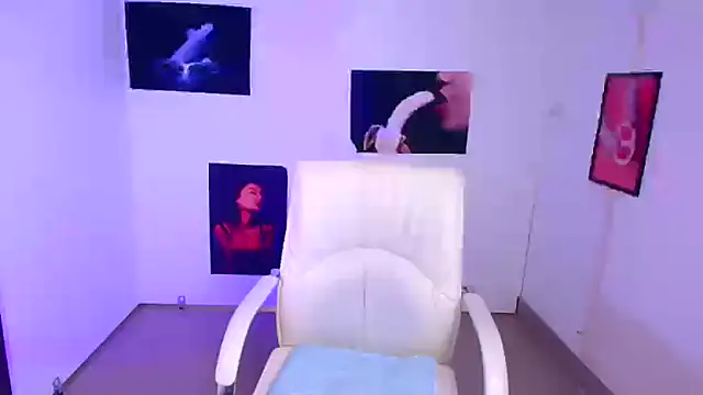 Loren Moa online show from 12-30-24, 02:19