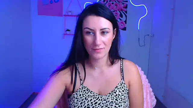 Loren Moa online show from 11-02-25, 06:49