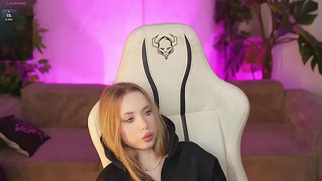 Linda054 online show from 10-29-25, 04:15