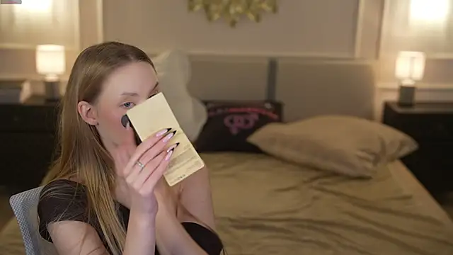 Linda054 online show from 11-16-25, 09:15