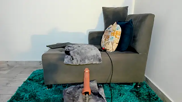 Snapshot of Amelie_hills02 chatting on 04-09-26, 10:09 Amelie hills02 online show from 04-09-26, 10:09