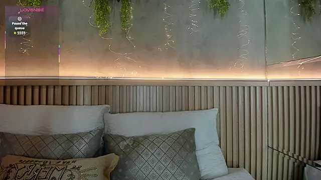 Snapshot of Lana_Lann chatting on 12-21-25, 12:12 Lana Lann online show from 12-21-25, 12:12