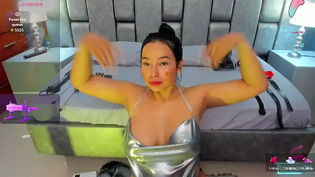 Snapshot of AniEvans_ chatting on 02-11-26, 11:04 AniEvans online show from 02-11-26, 11:04