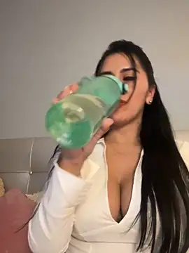 Snapshot of tamara_jay chatting on 01-27-25, 12:37 tamara jay online show from 01-27-25, 12:37