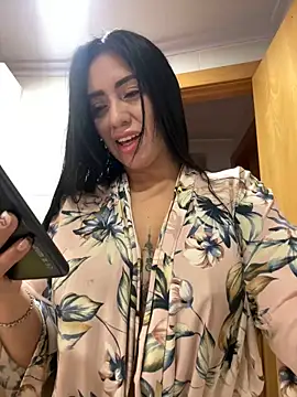 Snapshot of tamara_jay chatting on 10-17-25, 09:45 tamara jay online show from 10-17-25, 09:45