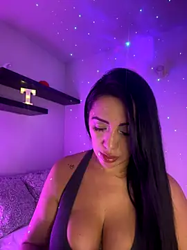 Snapshot of tamara_jay chatting on 10-29-25, 02:03 tamara jay online show from 10-29-25, 02:03