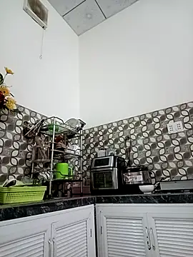    Erin    online show from 03-16-25, 03:28