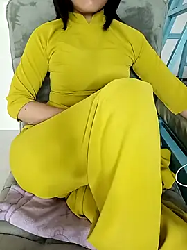    Erin    online show from 09-12-25, 03:34