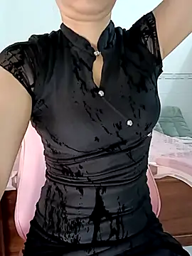    Erin    online show from 11-12-25, 02:45