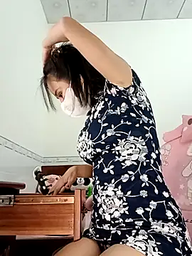    Erin    online show from 12-17-25, 03:12