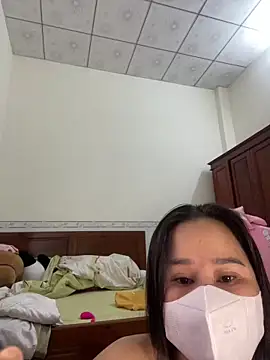    Erin    online show from 04-22-26, 02:14