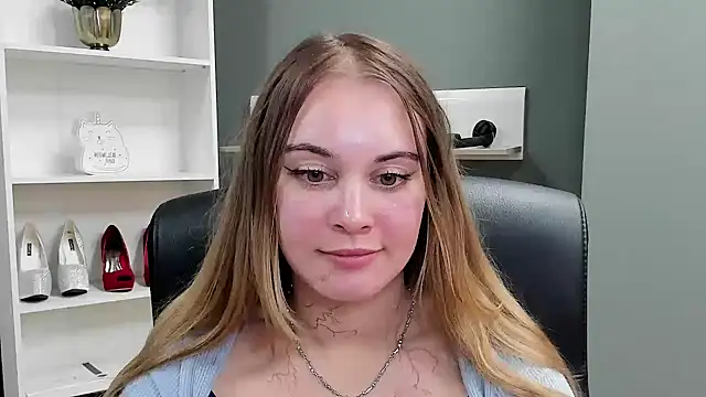 kitty valeria online show from 10-26-25, 08:04