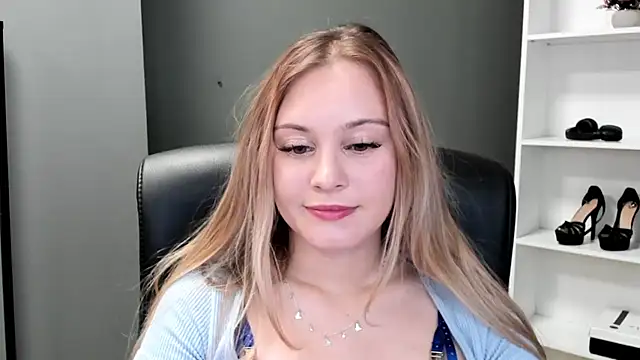 Snapshot of kitty_valeria chatting on 05-10-26, 01:38 kitty valeria online show from 05-10-26, 01:38