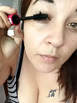 yzabell18 online show from 11-20-25, 12:27