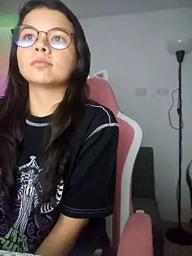 Snapshot of azumiichan chatting on 09-27-25, 12:15 azumiichan online show from 09-27-25, 12:15