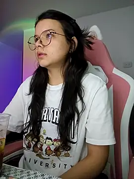 Snapshot of azumiichan chatting on 10-07-25, 12:08 azumiichan online show from 10-07-25, 12:08