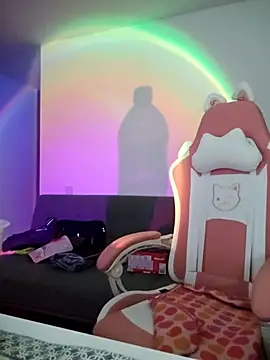 Snapshot of azumiichan chatting on 10-11-25, 12:10 azumiichan online show from 10-11-25, 12:10