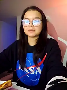 Snapshot of azumiichan chatting on 11-27-25, 12:13 azumiichan online show from 11-27-25, 12:13