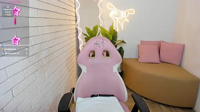 Chiara tay online show from 02-15-25, 01:31