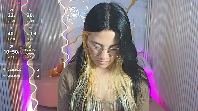 Snapshot of Chiara_tay chatting on 04-23-26, 07:16 Chiara tay online show from 04-23-26, 07:16