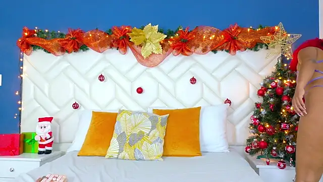 Snapshot of RubyRossel chatting on 12-18-25, 01:17 RubyRossel online show from 12-18-25, 01:17