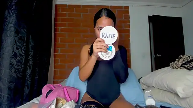 meghanSusexx online show from 01-25-25, 10:07