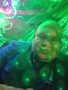 Snapshot of thecoolarrow chatting on 10-30-25, 12:06 thecoolarrow online show from 10-30-25, 12:06