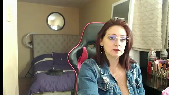 Carol Scottt online show from 11-10-25, 04:00