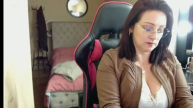 Carol Scottt online show from 12-01-25, 04:39