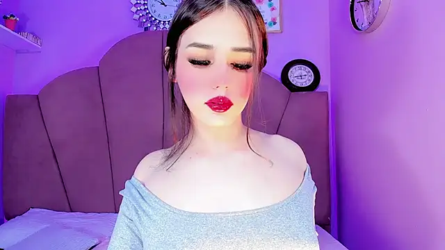 ValeriaAguilar online show from 11-01-25, 08:33