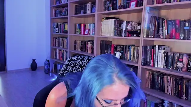 Queen of Hearts1 online show from 10-03-25, 08:17