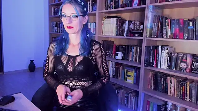 Queen of Hearts1 online show from 10-09-25, 07:45