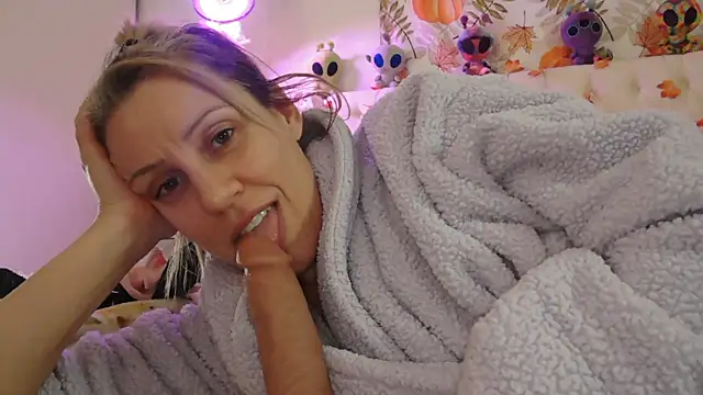 VegasDani online show from 11-08-25, 06:57