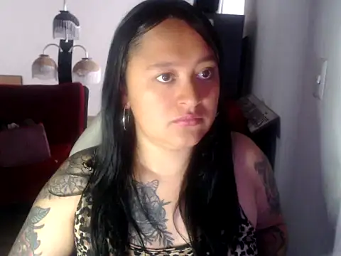 Snapshot of Dahiana_Rous chatting on 02-10-26, 02:10 Dahiana Rous online show from 02-10-26, 02:10