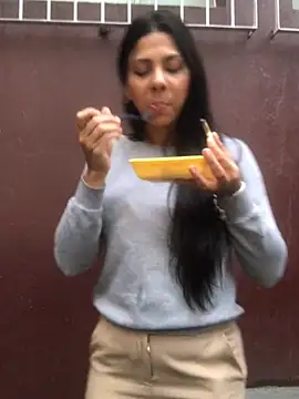 Snapshot of bellinii07 chatting on 01-11-25, 10:07 bellinii07 online show from 01-11-25, 10:07