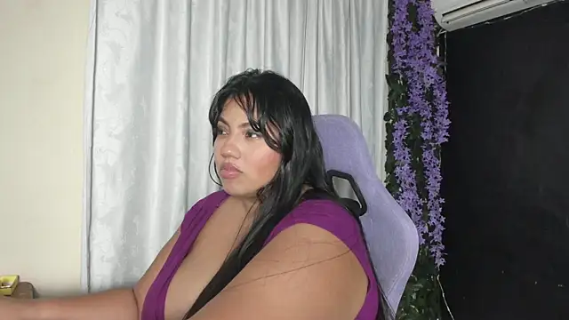 Snapshot of AvrilRizoX chatting on 06-14-26, 12:30 AvrilRizoX online show from 06-14-26, 12:30