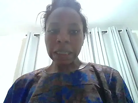 Snapshot of Queen_loveer chatting on 06-02-26, 05:37 Queen loveer online show from 06-02-26, 05:37