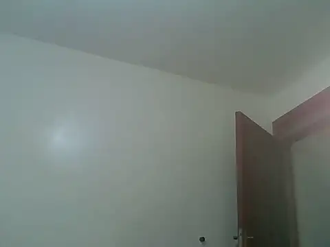 Snapshot of Queen_loveer chatting on 06-19-26, 01:32 Queen loveer online show from 06-19-26, 01:32