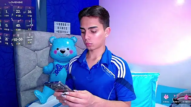 OwenBluee online show from 02-28-25, 05:26