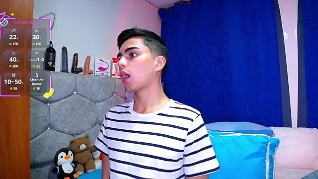 OwenBluee online show from 09-15-25, 10:32