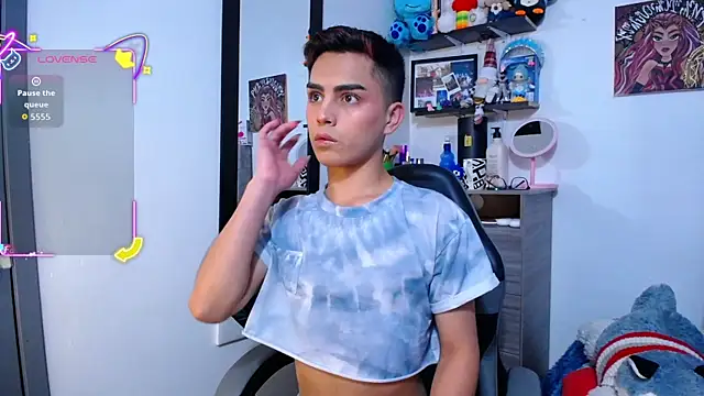 OwenBluee online show from 02-25-26, 06:56