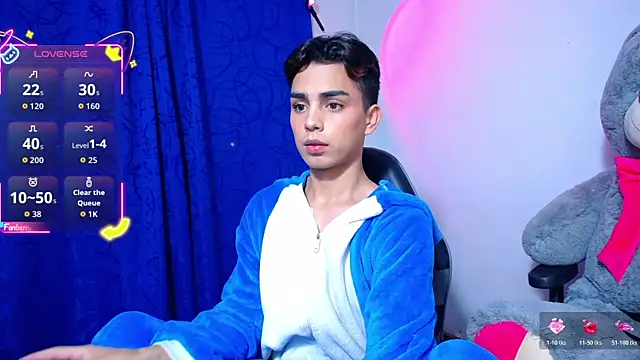 Snapshot of OwenBluee chatting on 04-20-26, 12:35 OwenBluee online show from 04-20-26, 12:35